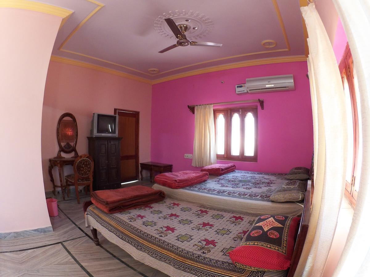 Hôtel Aroma à Pushkar Extérieur photo