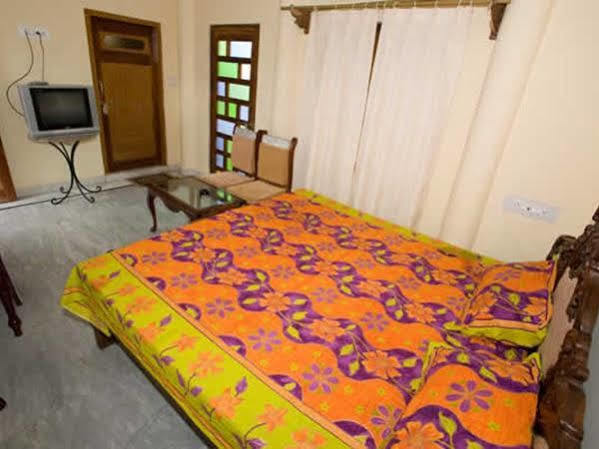 Hôtel Aroma à Pushkar Extérieur photo